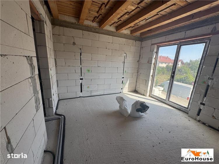 Casă cu 4 camere în Ampoi 3