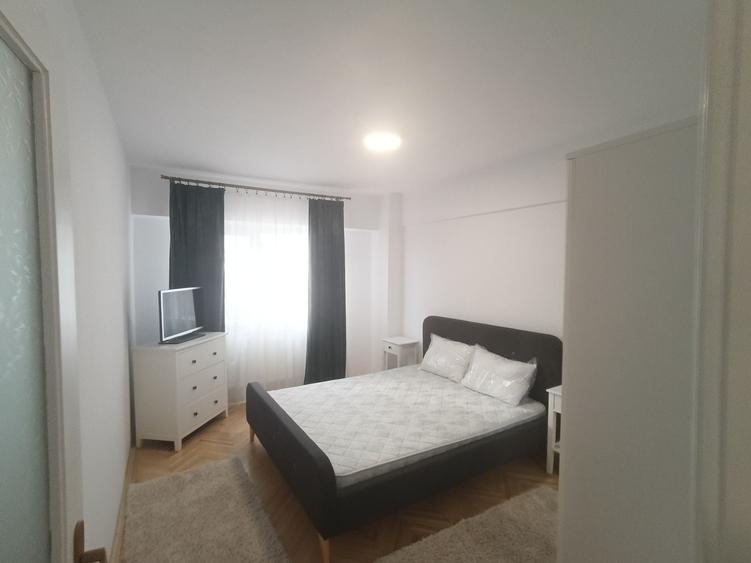 Apartament cu 3 camere decomandat în Popoveni