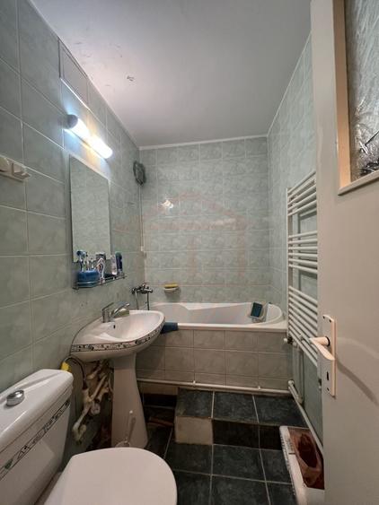 Apartament cu 2 camere semidecomandat, mobilat în Țiglina 2