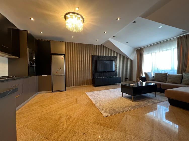 Apartament cu 3 camere semidecomandat în Rahova
