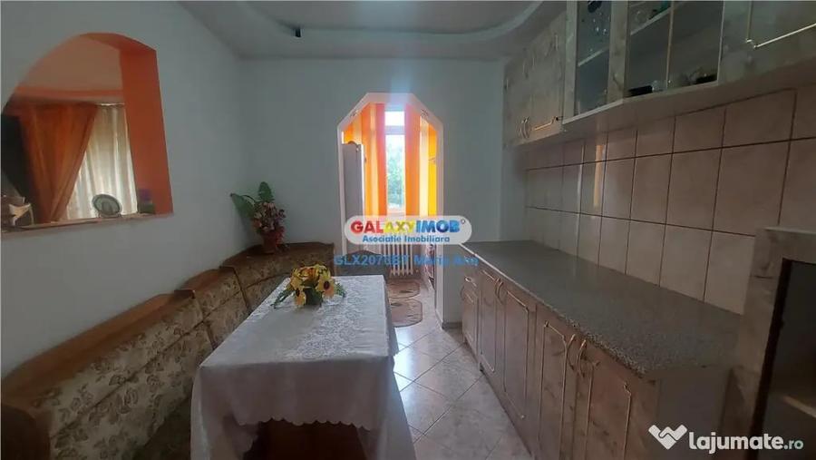 Apartament cu 2 camere decomandat în Central