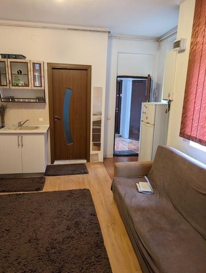 Apartament cu 2 camere semidecomandat în Titulescu