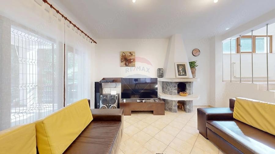 Casă cu 5 camere cu Teren 745 Mp în Cioplea