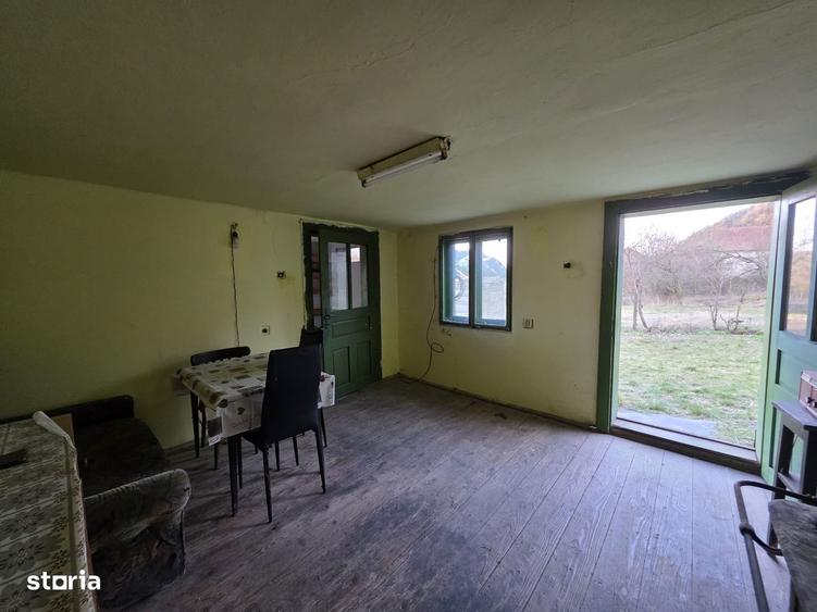 Pre? mic! Casa solida + teren generos 1887 mp ideal renovare - 9