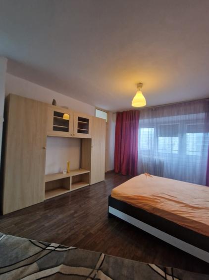 Nerva Traian - Mircea Voda - Garsoniera spatioasa - et 4 - vedere fata - 40 mp - 3