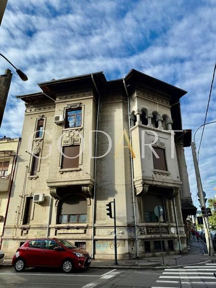 Apartament in vila | Ultracentral | 2 intrări | Garaj | Renovat - 2