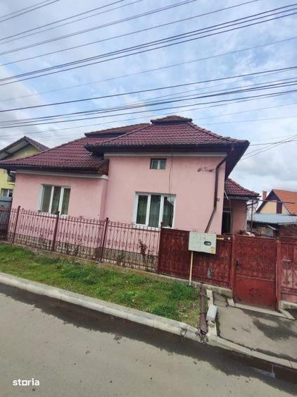 Casa de inchiriat , 3 camere, zona Micro 1 - 7