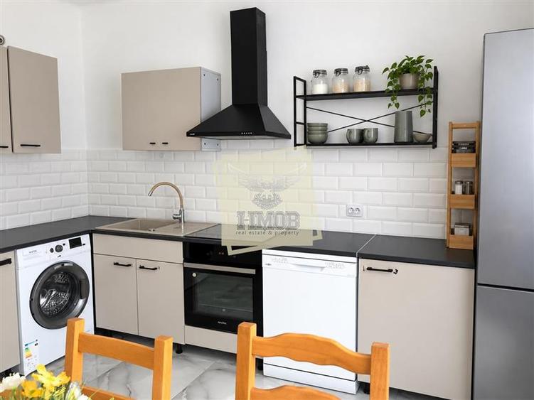 Casă individuală cu 4 camere cu Canalizare în Central