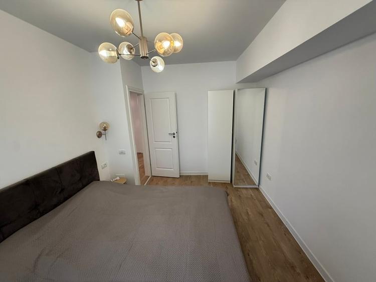 Apartament cu 3 camere semidecomandat, mobilat în Parcul Carol