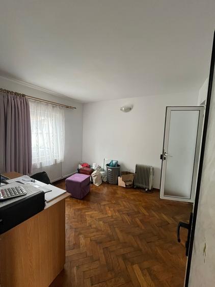 Biserica Ctin si Elena casa din caramida - 8