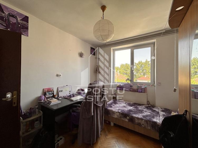 4 camere decomndat Pia?a Unirii | Terasa, parcare in c... - 9