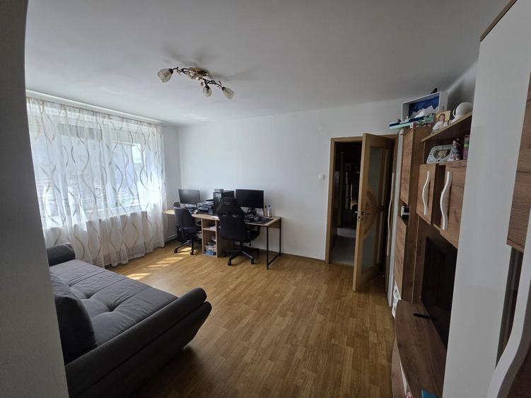 Vand apartament semidecomandat - 3