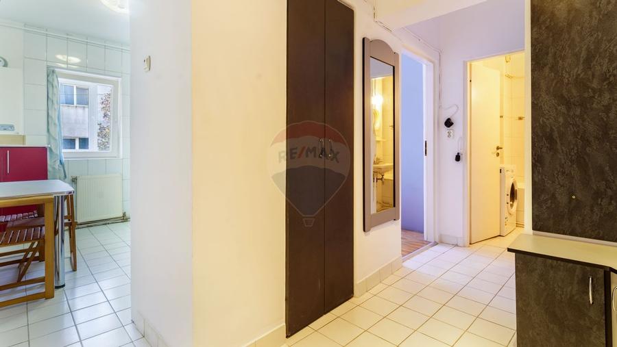 2 cam, decomandat, bloc izolat, balcon, etaj 1,Gruia, comision 0 - 7