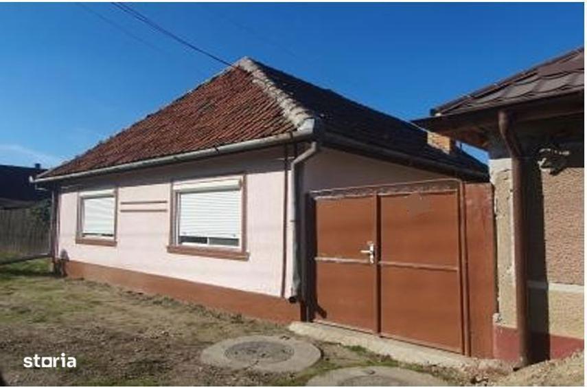 Cota 1/ 2 din casa si teren-loc. Pecica, jud. Arad - 1