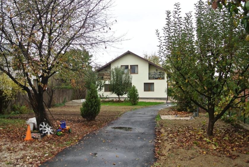 Casa noua, P+E, Stefanesti-Golesti, teren  877mp - 1