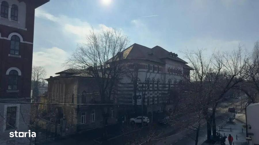 Apartament cu 3 camere în Iancului