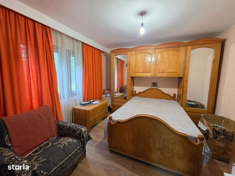 Casă cu 4 camere în Horia