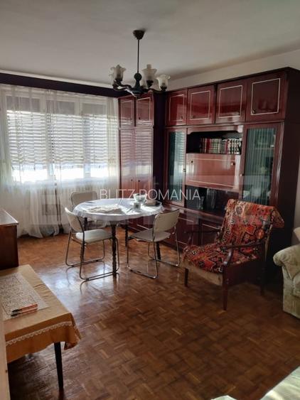 Apartament cu 3 camere, zona Strand Apartament cu 3 camere, zona Strand