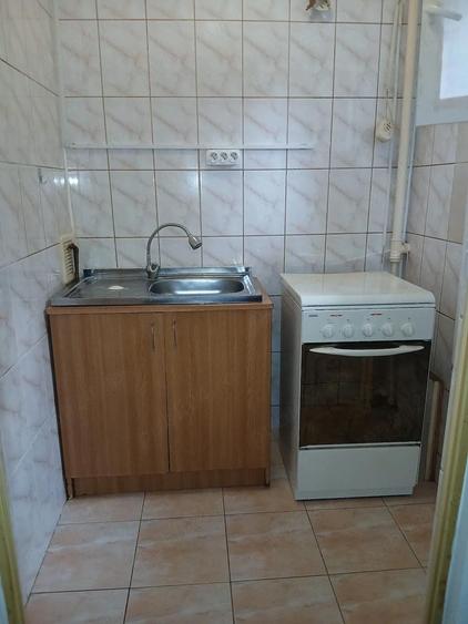 Proprietar vand Garsoniera in Titan, str. Postavarului, sector 3, comfort 2 et. 1 10 - 2