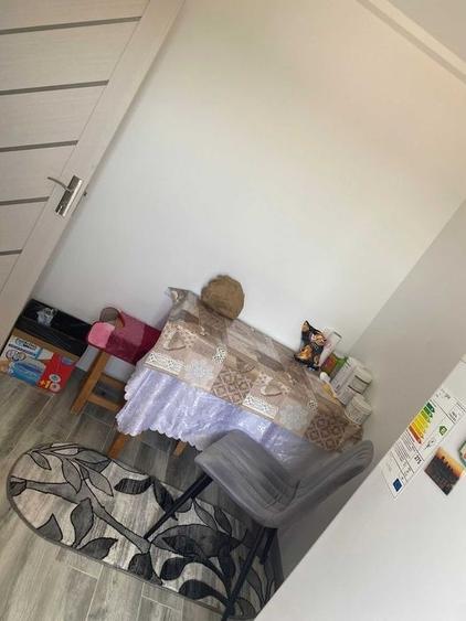 Vând apartament  zona 100 - 9