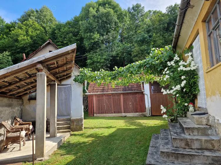 Casa intr-un loc superb - 3