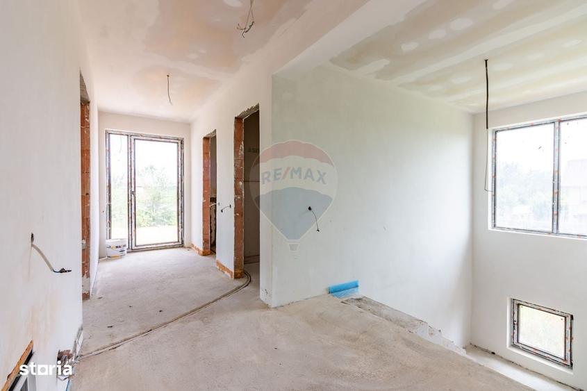 Casă cu 4 camere în Dumbrăveni