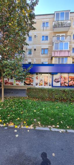 Vand spatiu comercial - 2