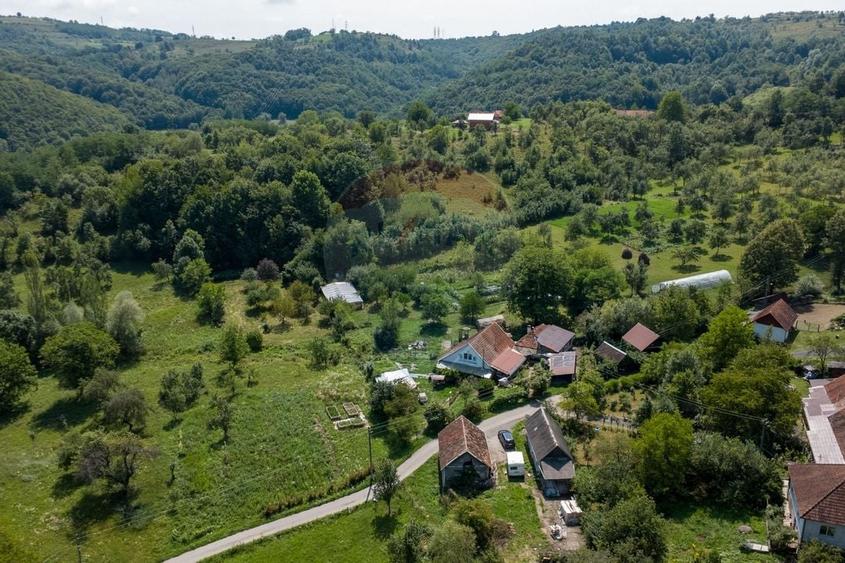 Casa / Vila cu 10 camere amplasate in 2 corpuri de cladire de vanzare - 18