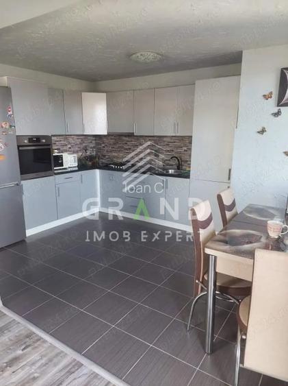 Living spatios + curte comuna cu pomi, foisor si gratar - perfect pentru familie