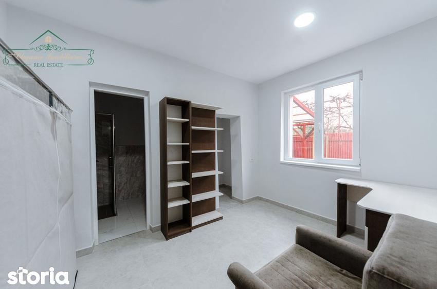 Apartament de inchiriat cu 2 camere la curte comuna, zona Centrala, Ar - 5