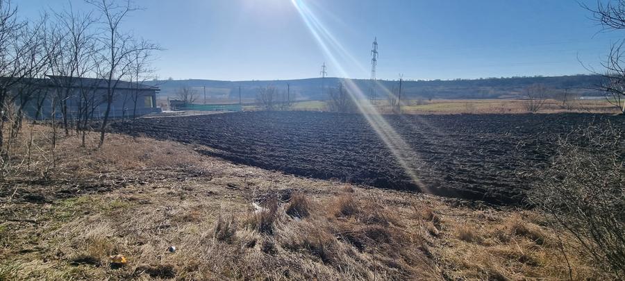 Teren la strada in Manolesti - 1