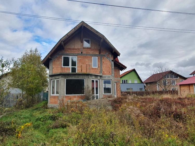 Casă la roșu de vânzare în Hărman, Cartierul Tineretului - 1