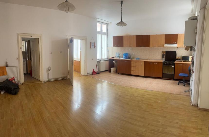 Apartament 3 camere, Poarta Schei - 3