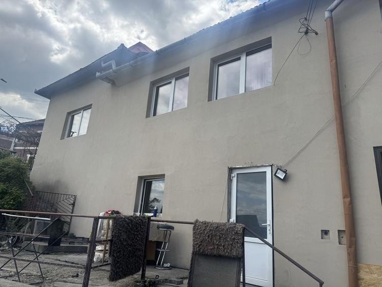 Casă cu 4 camere în Central