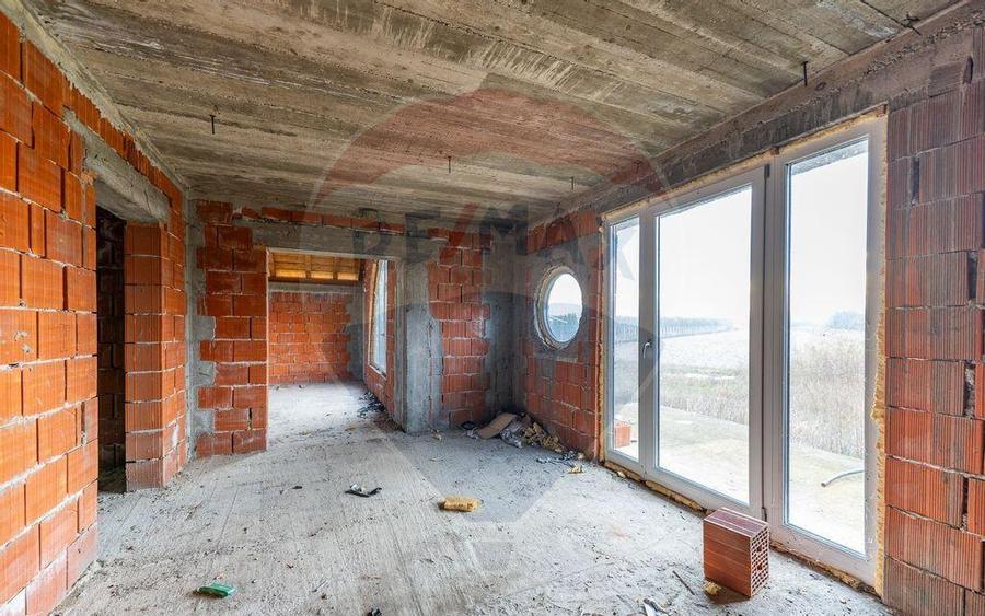 Vila 4 camere si teren 4421mp de vanzare - 4