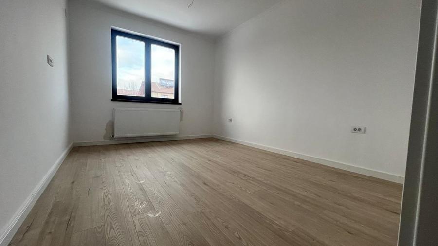 Duplex premium de vânzare – stradă privată, ideal pentru familie - 8