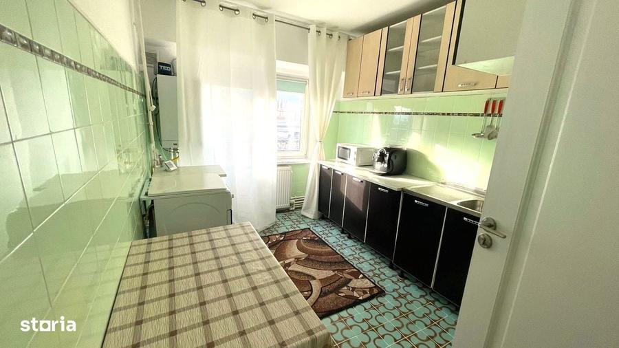 Apartament cu 4 camere decomandat în Central