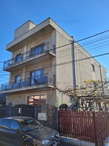 De vanzare bloc P+3E  zona Primo - 1