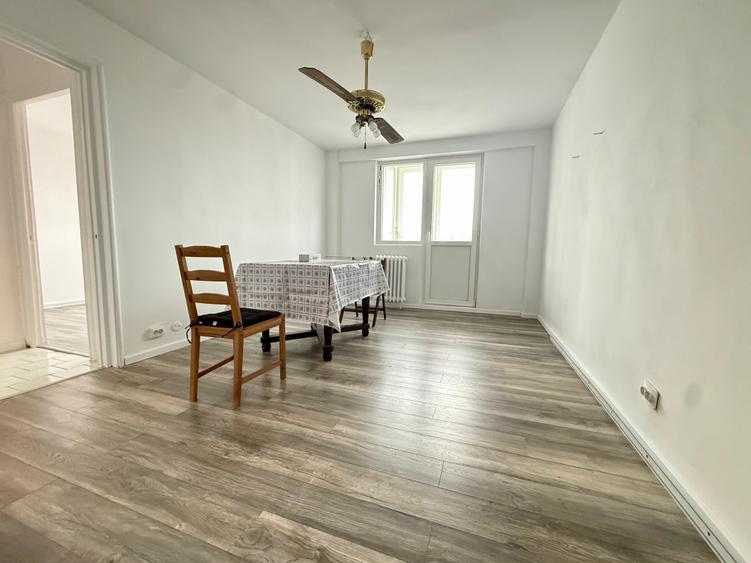 Apartament de 3 camere spre vanzare - zona Piata Victoriei - 1