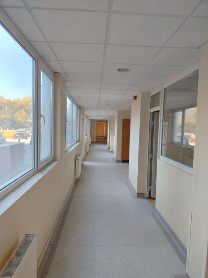 Inchiriez spatiu parter bloc, 1050 mp, Bucuresti, Splaiul Independentei - 7