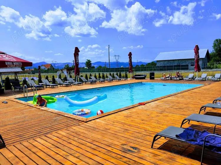 De Vanzare Proprietate Fabuloasa Zona Roznov - 2