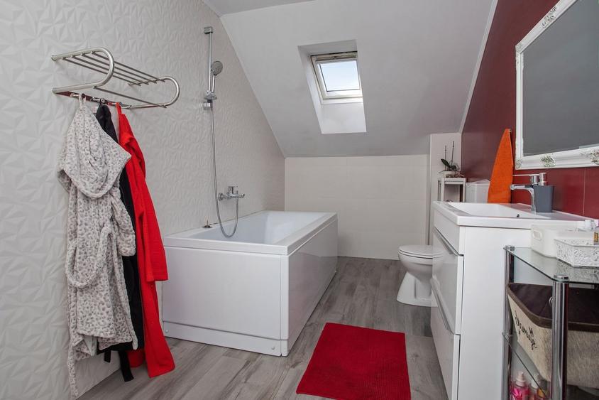 Vilă P+M, Clujului, 190 mp, teren 520 mp, singur în curte. 225 000 E - 39