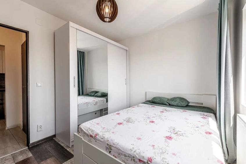 Titan garsoniera bloc mixt  Bd Decembrie 1918 Sector 3 - 1