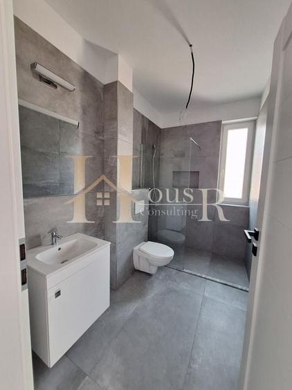 Terasa generoasa. Decomandat. Dormitor matrimonial cu baie proprie. - 14