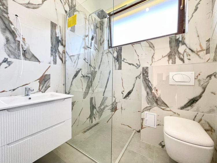Duplex cu 4 camere cu Canalizare în Moșnița Nouă
