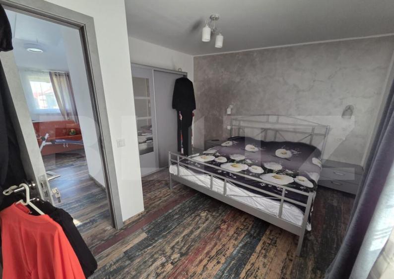 Vila 226 mp utili, curte 277 mp, zona Micro 3 - 1