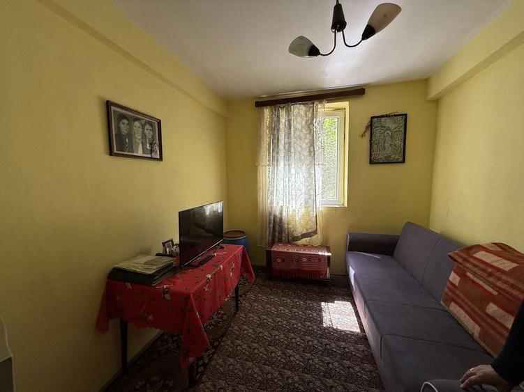 Apartament 3 camere de vanzare Central, Str. Republicii, Targu-Jiu - 2