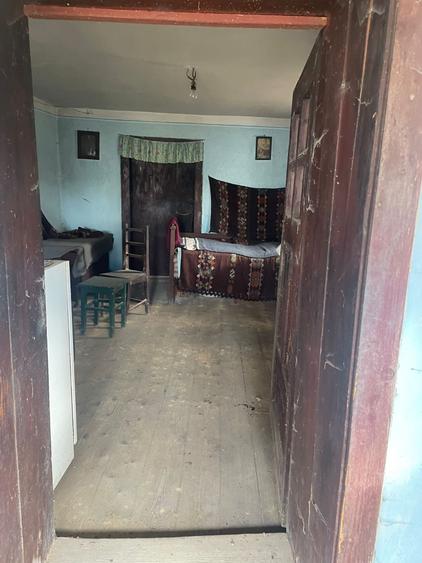 Casa veche cu sura zona linistita - 15