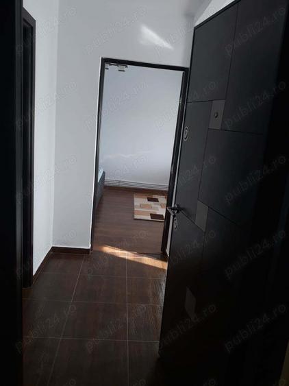 gsrsoniera centrala et 4,str gen dragalina,schimb cu ap 2 sau 3 cam central,ofer difer - 1