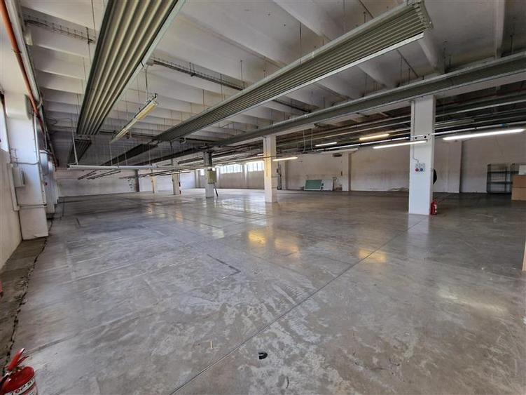 Resita CHIRIE Constructie tip hala 2 nivele 3298 Mp cu teren 6695 Mp - 5